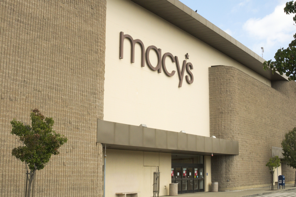 RICHMOND, CALIFORNIA - OCTOBER 17, 2017: Macy's will be closing 100 stores. The Hilltop Mall which this store anchors is up for auction. (Photo Credit: Todd A. Merport / Shutterstock.com)