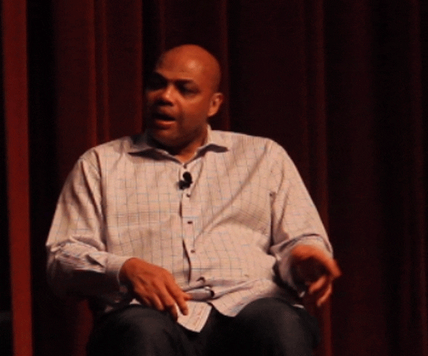 Charles Barkley says pro sports players should skip to front of vaccine line