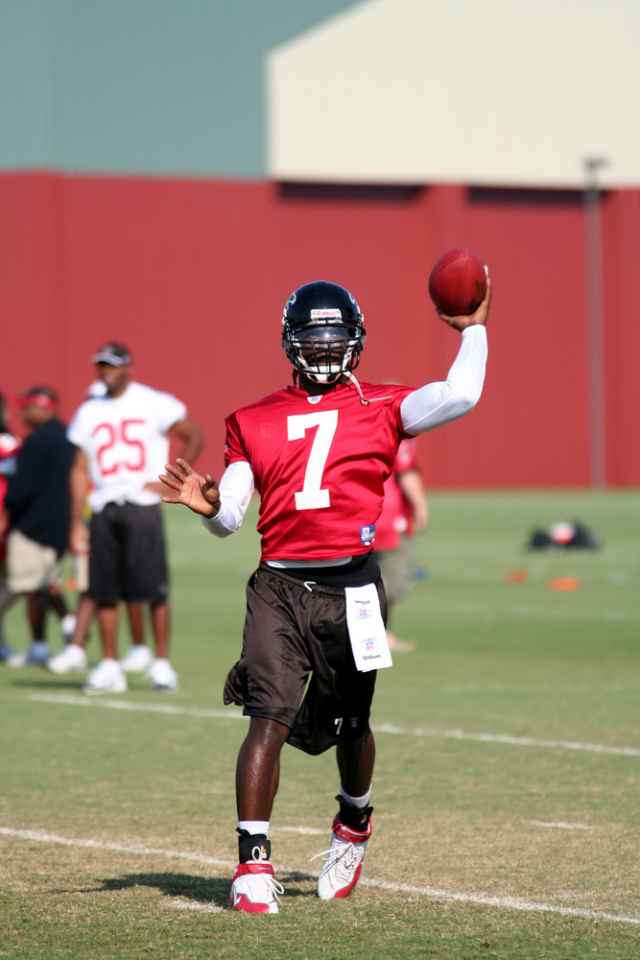 Michael Vick Unretires To Join Fan Controlled Football League – OutKick