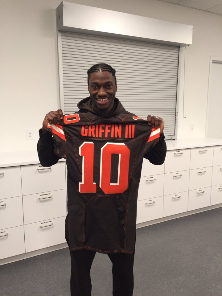 (Photo from @RGIII/Twitter) The Cleveland Browns released Robert Griffin III after playing five games in 2016.