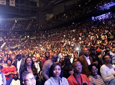 3 reasons Charlie Wilson's tours will always sell out