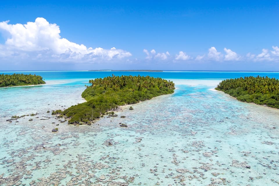 Islets Tetiaroa in French Polynesia Marlon Brando's amazing atoll, Tetiaroa, as seen from the air. (Photo credit: Xavier Hoenner)