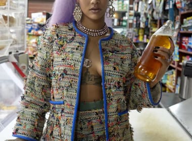 Rihanna sets out to #BreakTheRules for 'Paper' magazine
