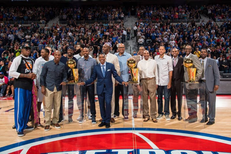 Fans say goodbye as Detroit Pistons play final game at Palace