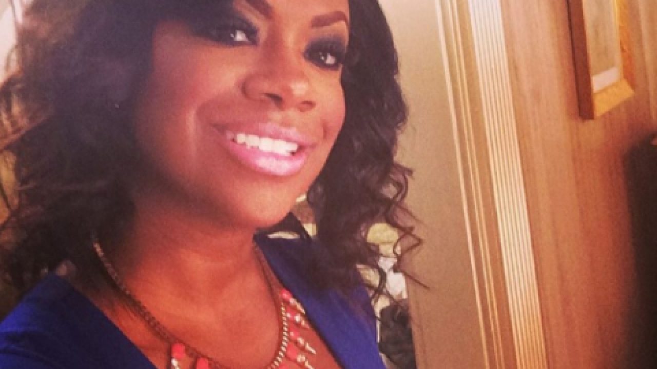 Kandi Burruss Rocking Short Hairstyle And Fans Love It Video