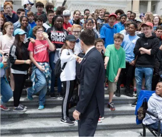 8th graders refuse to take photo with Paul Ryan in DC