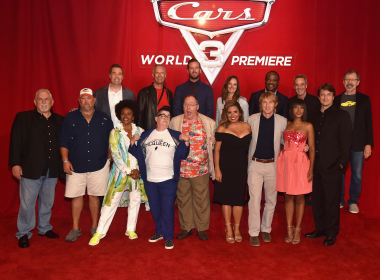 Kerry Washington looks adorable in Oscar de la Renta on 'Cars 3' red carpet