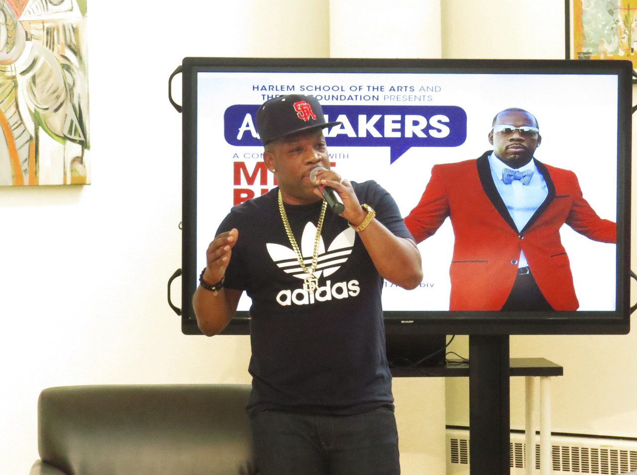 Michael Bivins speaking at Harlem School of the Arts. (Photo courtesy of Brian McCray/Harlem School of the Arts)