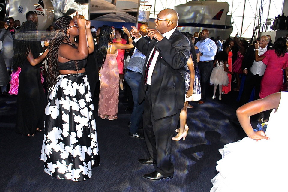 Mayor Kasim Reed attends Ryan Cameron's annual father-daughter dance