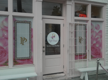 K. Michelle opens Puff & Petals boutique restaurant
