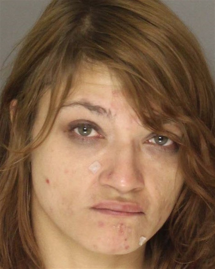 Woman sets boyfriend on fire, then douses it with urine