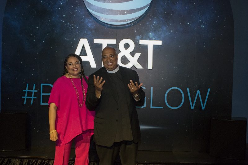 Rev. Run and Justine Simmons inspire others to #BeTheGlow at Essence Fest 2017