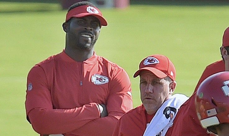 Michael Vick faces backlash after gaining coaching intern position with Chiefs