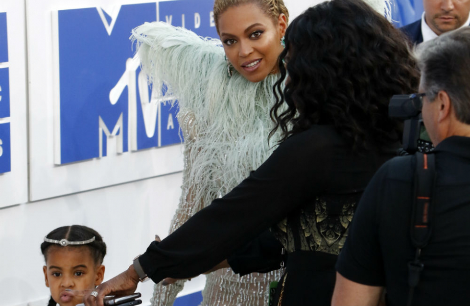 Blue Ivy reportedly a good sister to twins