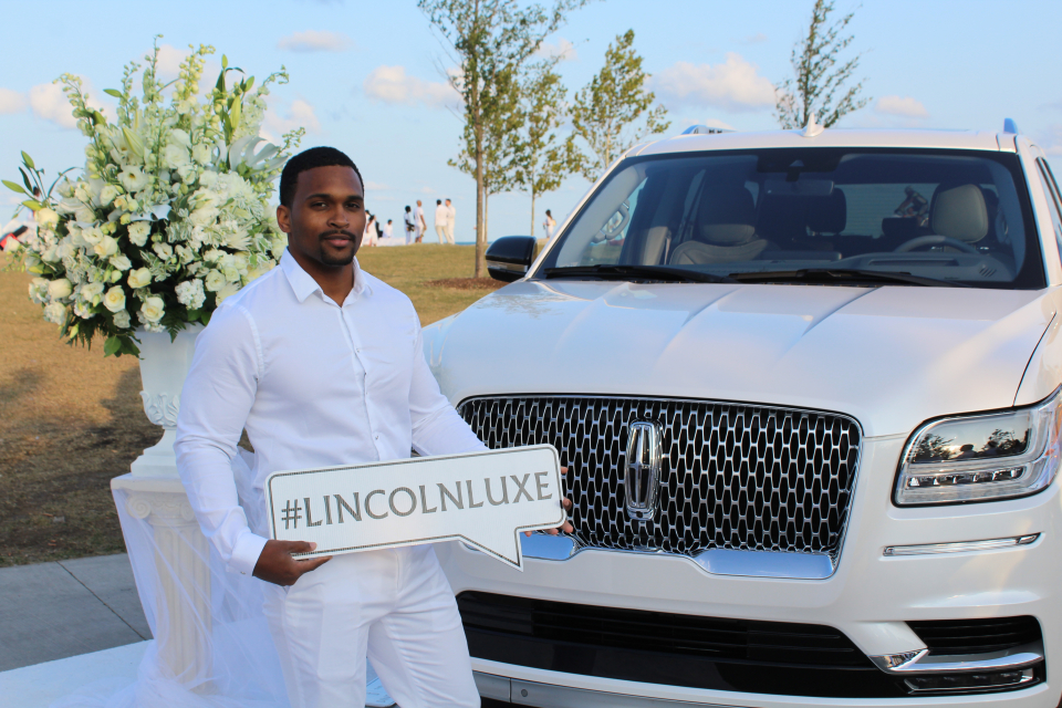 Diner en Blanc brings Chicago together Rolling Out