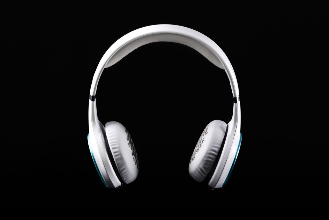 2 college friends create Wearhaus Arc, the 1st shareable headphones