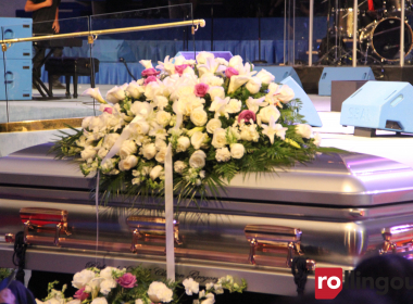 Louis Farrakhan, Stevie Wonder, Maxine Waters honor Dick Gregory at his funeral