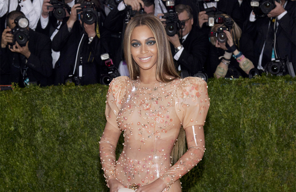 How much did Beyoncé's birthday cake cost?