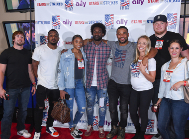 Golden Tate hosts 3rd annual Stars and Strikes fundraiser for his foundation
