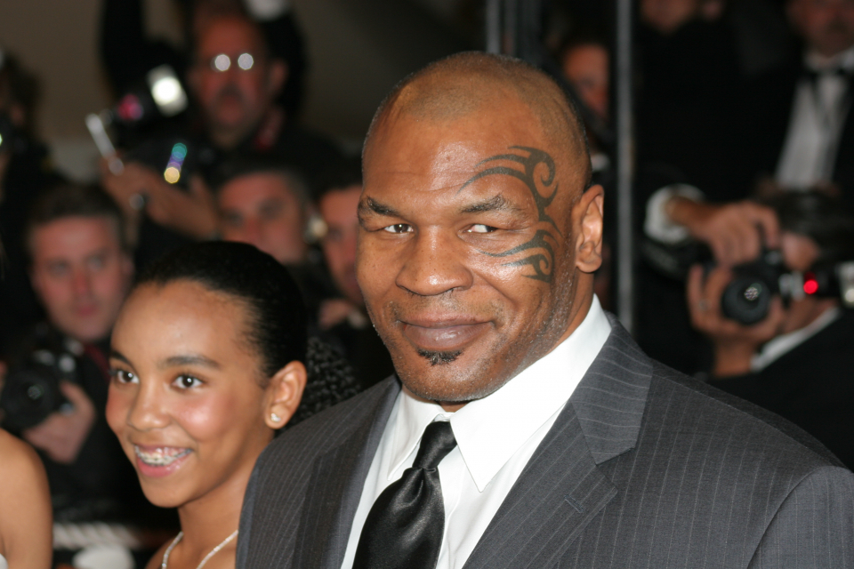 Mike Tyson explains why he beat up a fellow airplane passenger (videos)