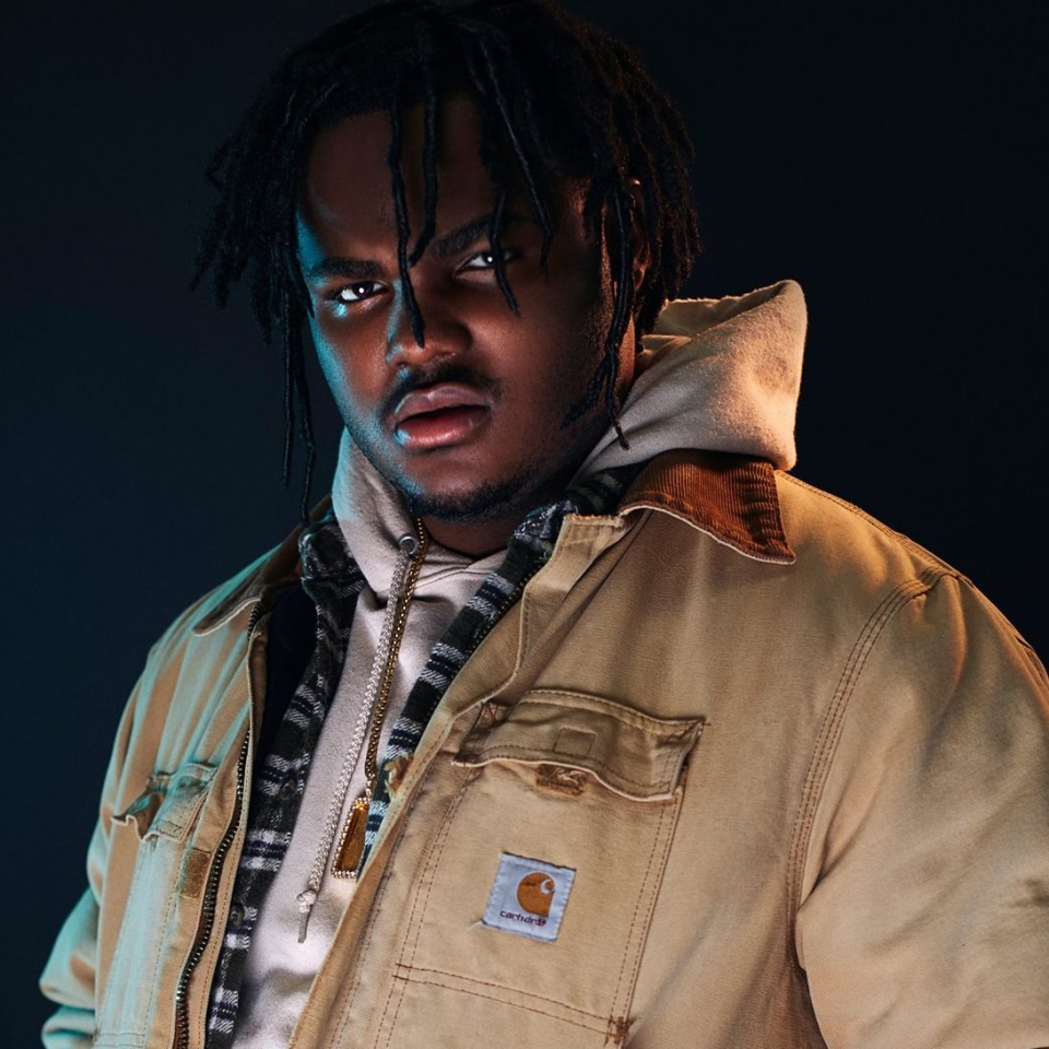 Tee Grizzley is showing off flashy cars and 'hood living in 'Colors' video