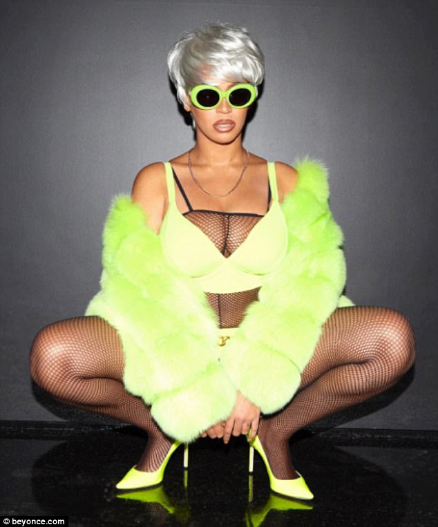 Beyoncé channels Lil Kim in a big way for Halloween