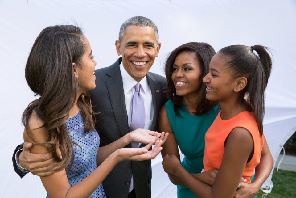 Malia and Sasha Obama's 1st interview in mother's Netflix documentary (video)