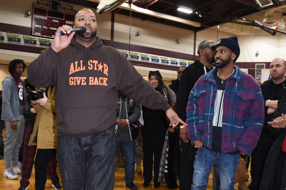 Big Sean and other celebrity guests pass out 5K turkeys at All-Star Giveback