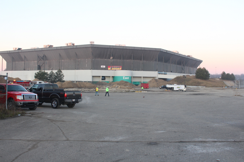 Pontiac Silverdome finally implodes after 2 attempts