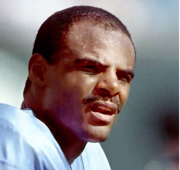 Nfl Legend Warren Moon Sued For Sexual Assault Of Female Employee Rolling Out 7200