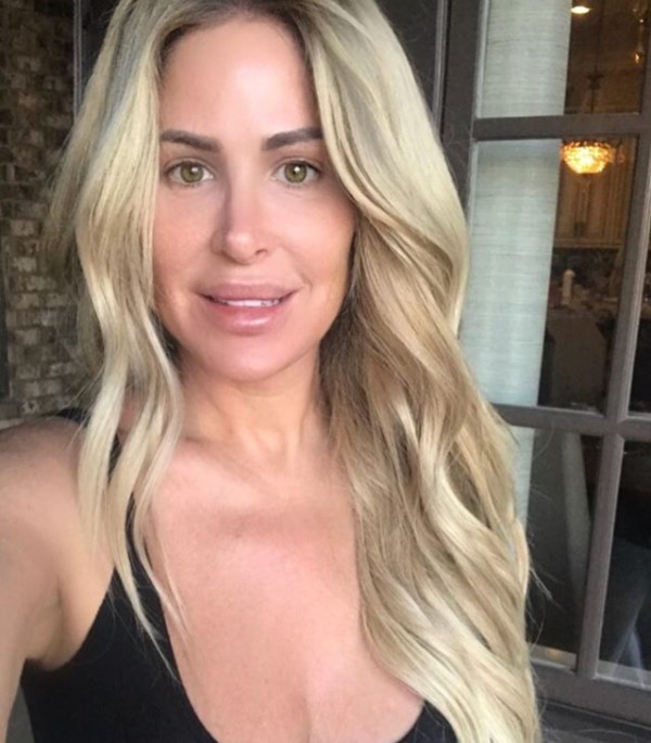 kim zolciak without wig on dont be tardy for the wedding