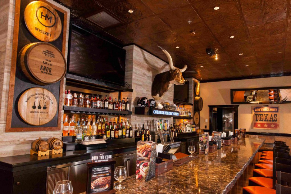 longhorn-steakhouse-brings-flavor-to-dallas-rolling-out