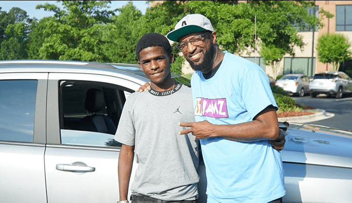 Rickey Smiley gives new car to high school student graduating alone