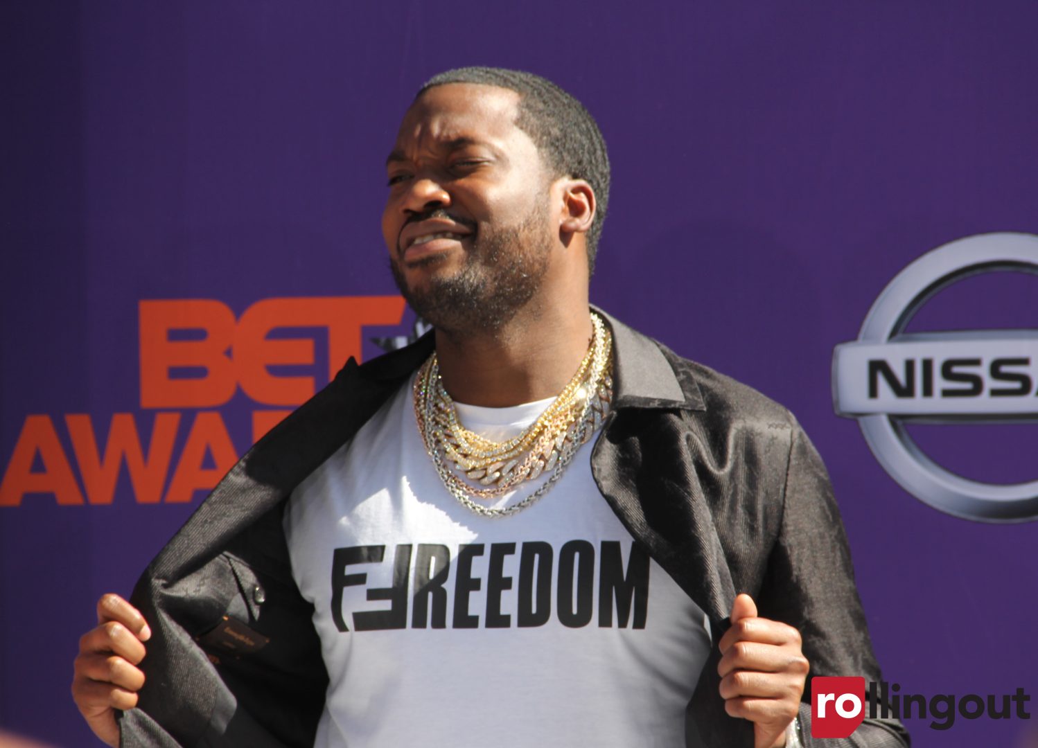 LisaRaye tells Meek Mill to 'come through' after he shoots his shot