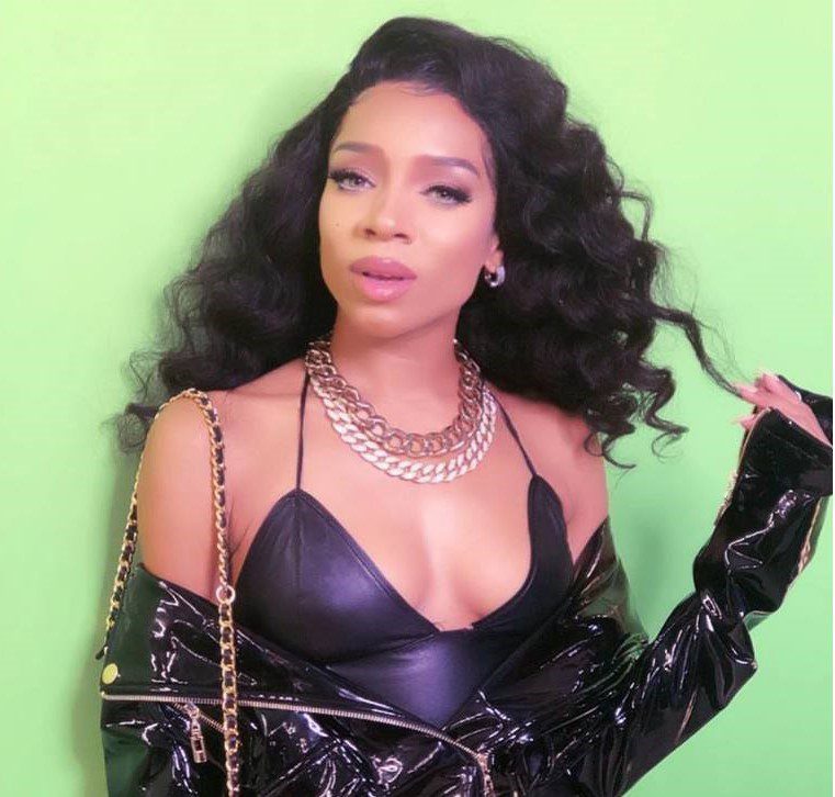 Lil Mama shows how flirty lash extensions can add drama to your look