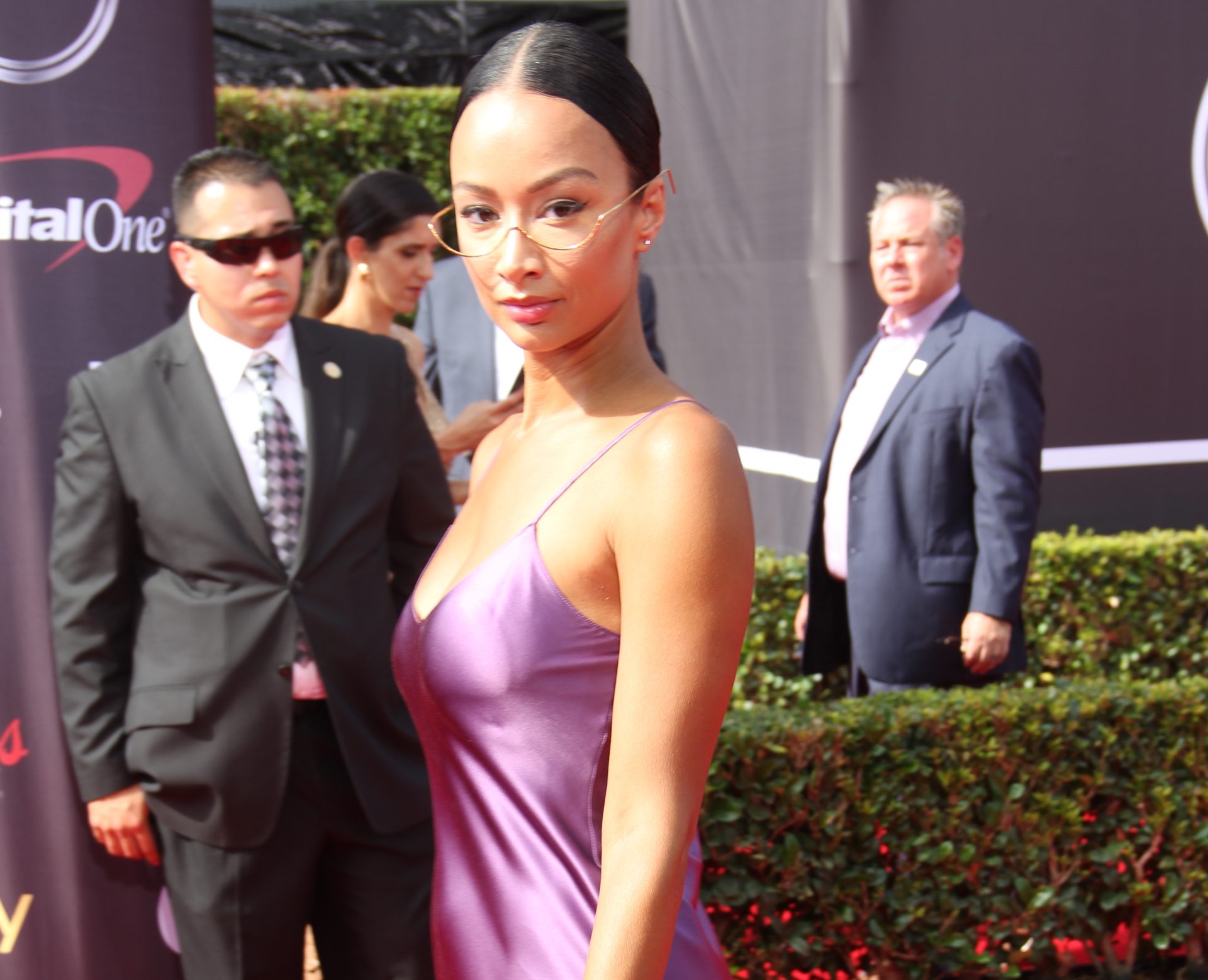 Draya Michele tries to fry chicken and gets mercilessly clowned video