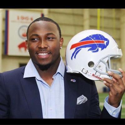 LeSean McCoy accused of brutal beatdown of girlfriend (photo); his response