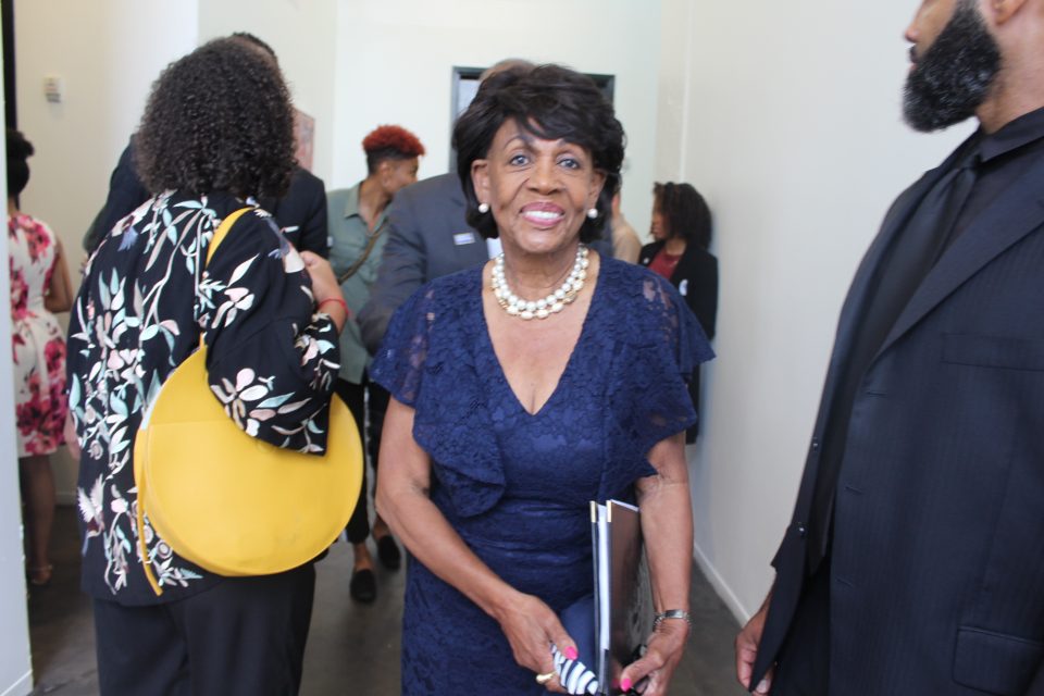 Maxine Waters joins host of women leaders, celebrities supporting Stacey Abrams