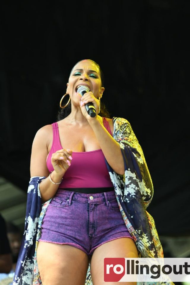 Teedra Moses woos fans with the soulful sounds of R&B at ONE Musicfest