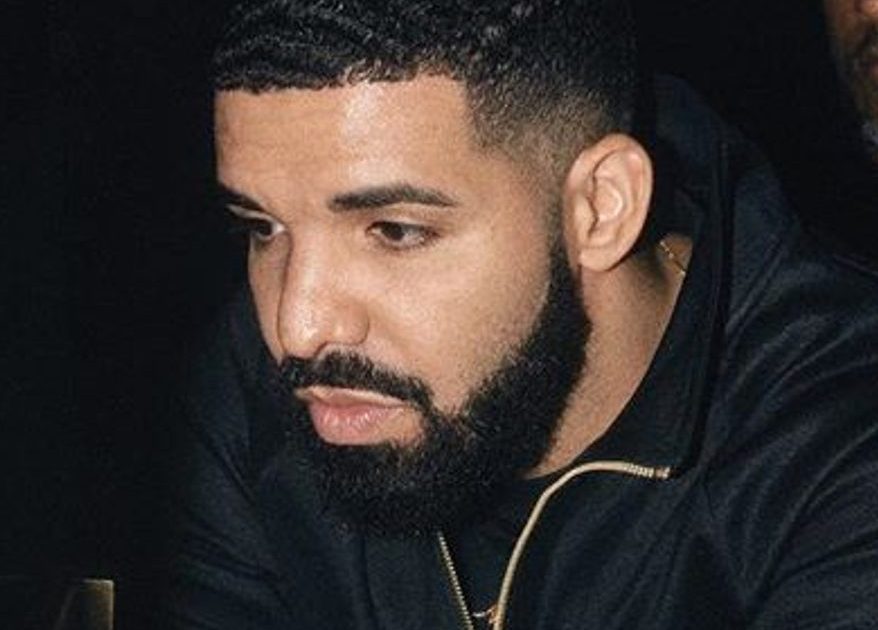 Drake shocks 2 McDonald's employees - Rolling Out