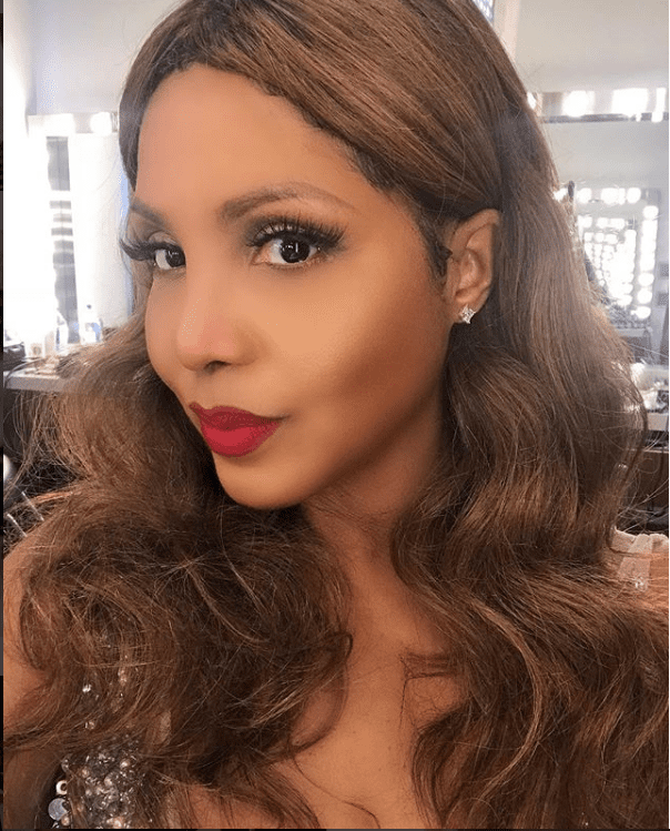 Toni Braxton said she'd be a bigger star without Braxton sisters (video)