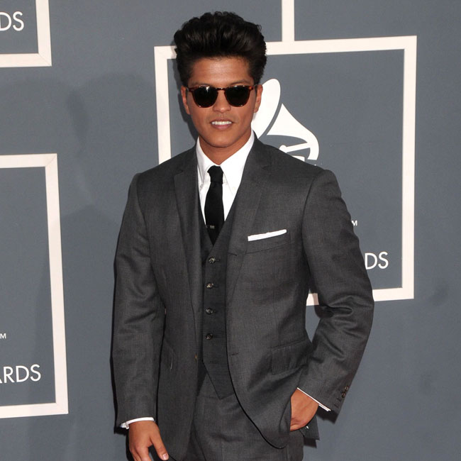 What Bruno Mars spent to make sure bandmates were super fly