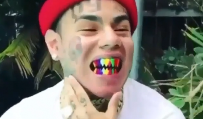 Tekashi 6ix9ines New Teeth Get Clowned Hard By Black Twitter Rolling Out 