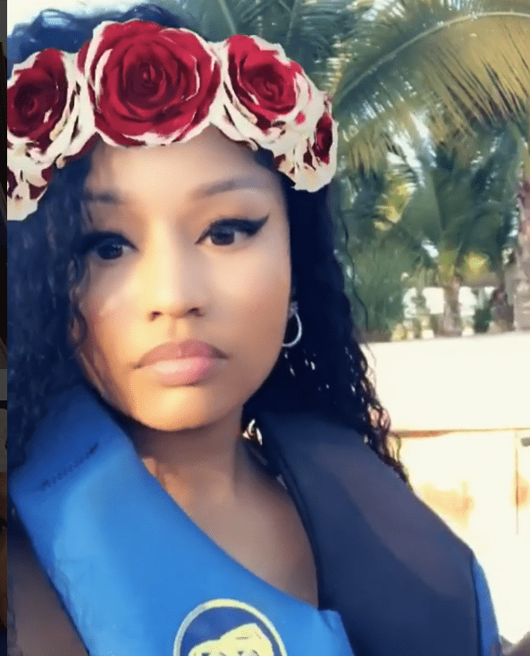 Nicki Minaj's boyfriend indulges in his foot fetish (video)