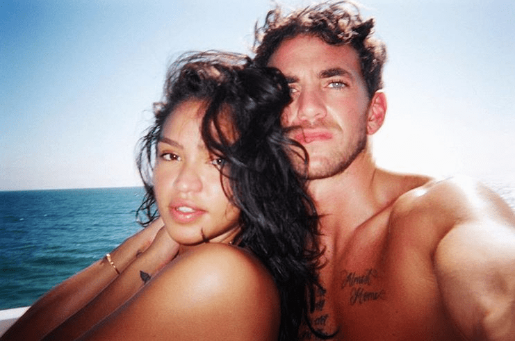 Diddy's ex, Cassie Ventura, reveals she's engaged (video)