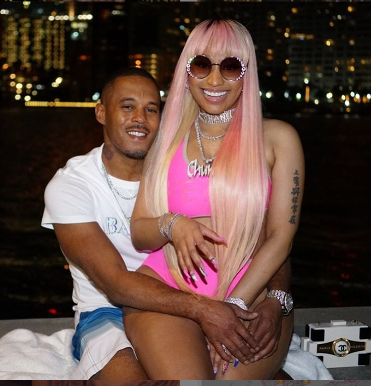 Nicki Minaj's boyfriend indulges in his foot fetish (video)