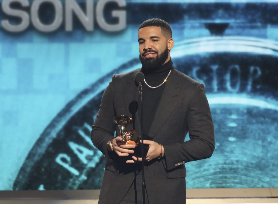 Drake seen partying with a Grammy Award-winning singer