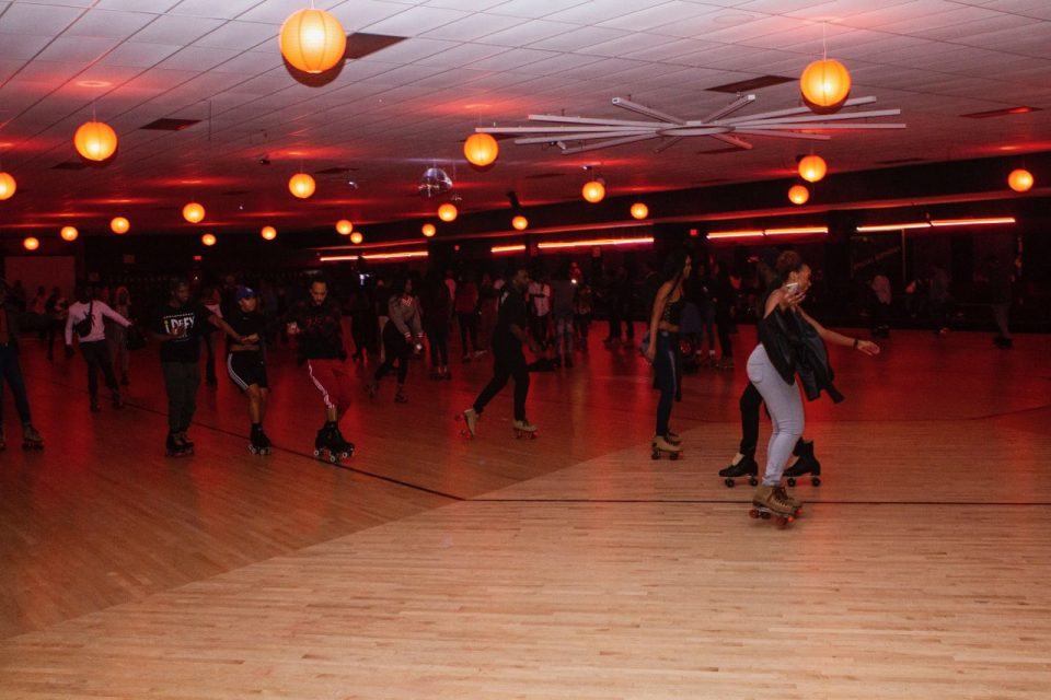 T.I. glides into Super Bowl weekend with celebrity skating party