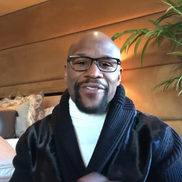 Floyd Mayweather refuses photo with male fan sporting painted nails (video)