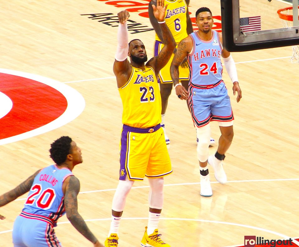 LeBron James viciously taunted by Hawks' fans chanting, 'Kobe's better'